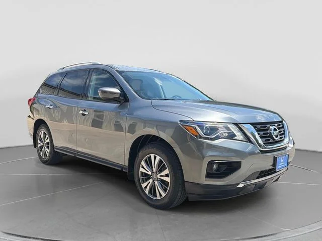 Used 2020 Gun Metallic Nissan SV image 4