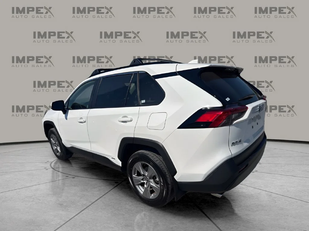 Used 2024 White Toyota XLE image 3