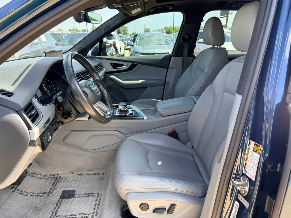 Used 2018 Ink Blue Metallic Audi Premium Plus image 11