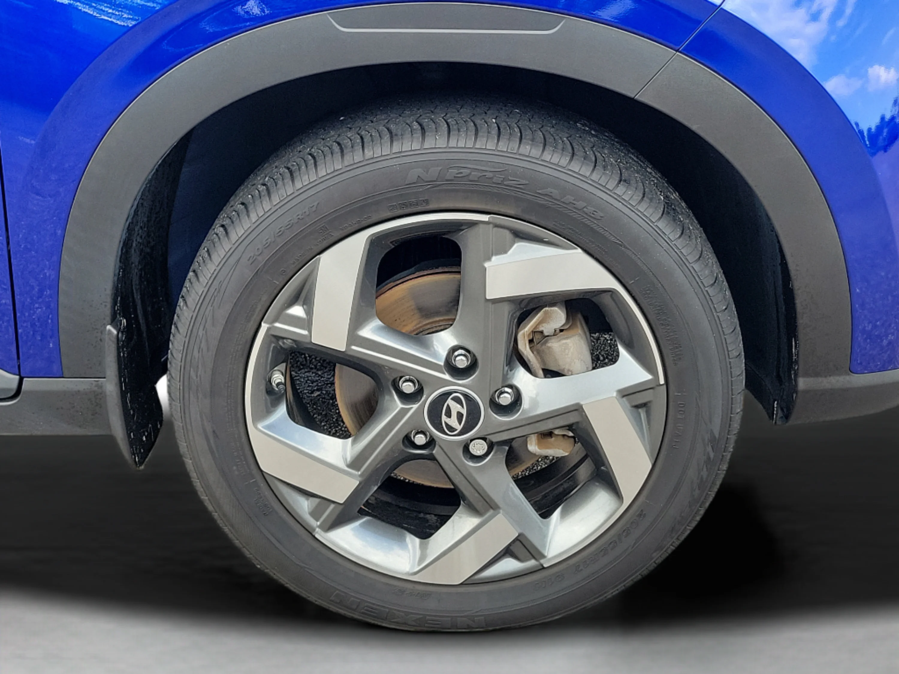 Used 2024 Intense Blue Hyundai SEL image 32