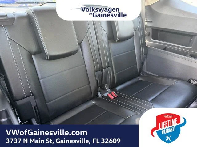 Used 2023 Pure White Volkswagen 3.6L V6 SE w/Technology image 8