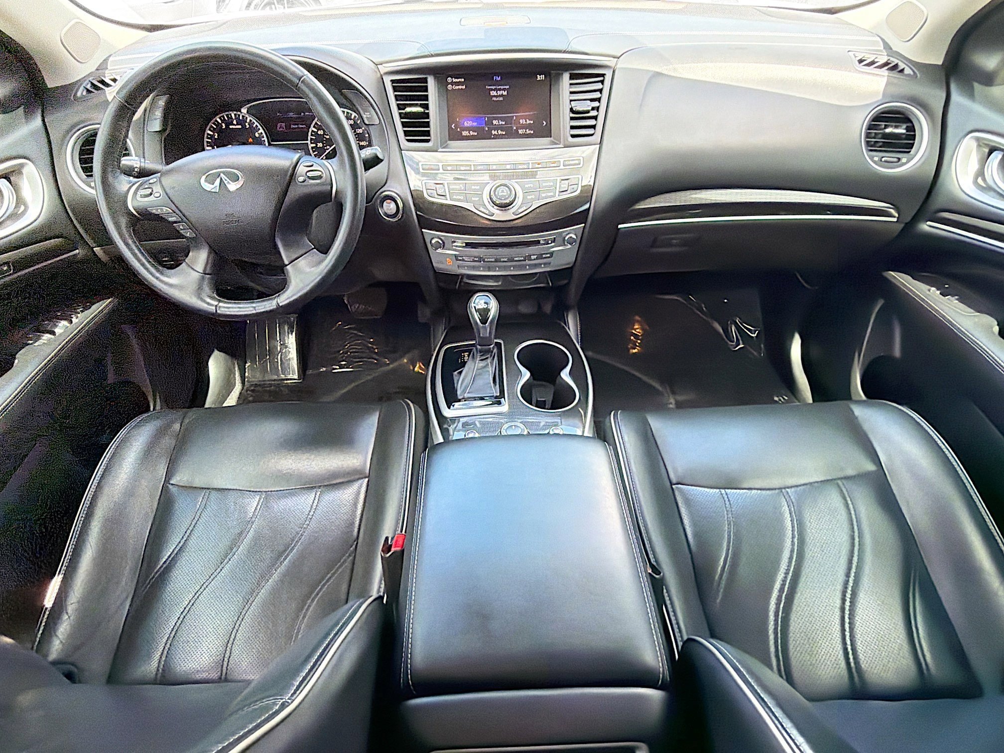 Used 2017 Majestic White INFINITI Base image 15