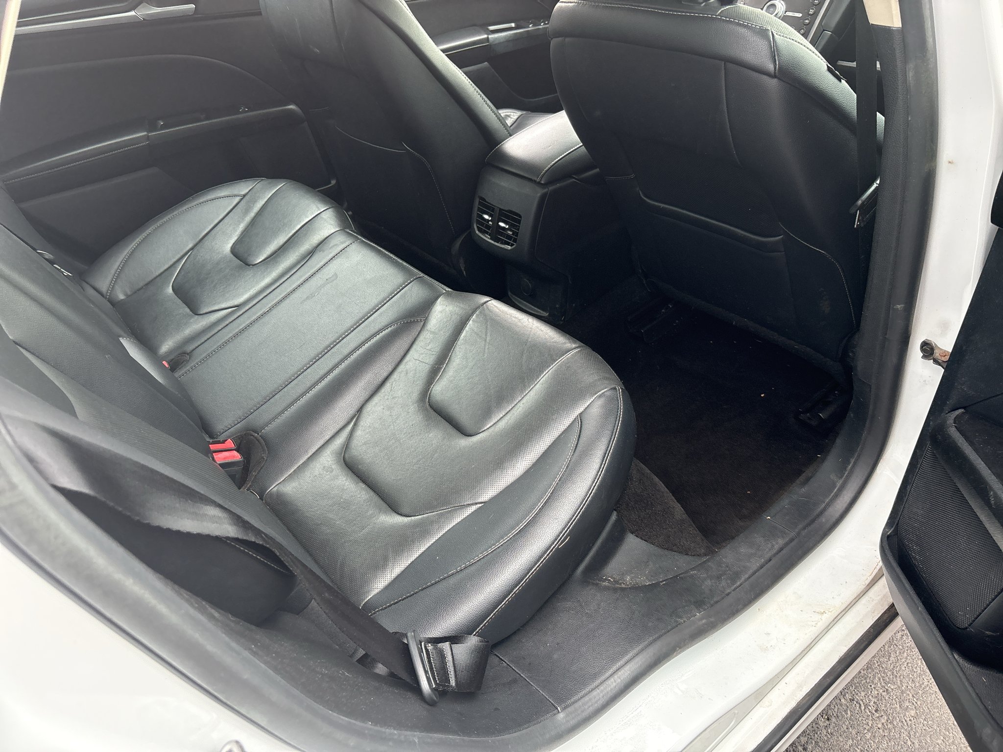 Used 2020 Oxford White Ford Titanium image 4