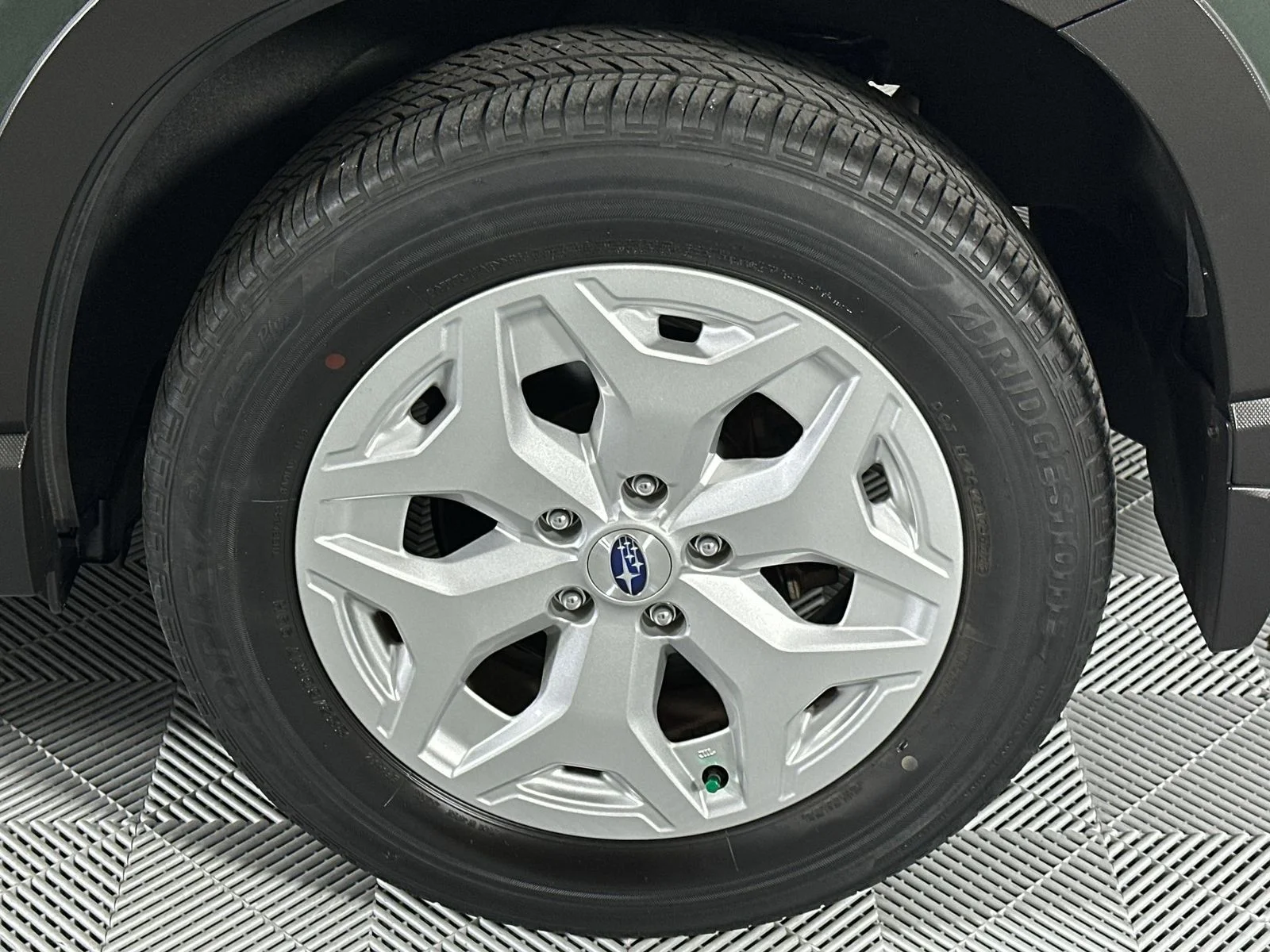 Used 2023 Green Subaru Base image 10