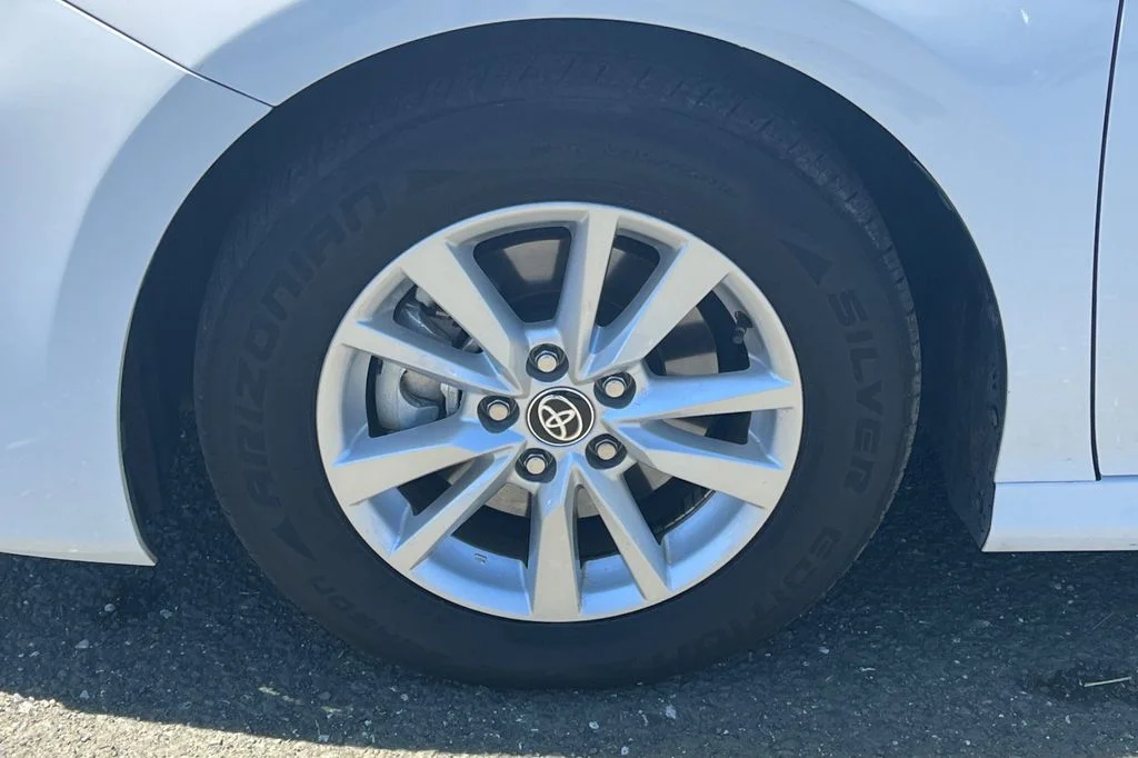Used 2025 White Toyota LE image 13