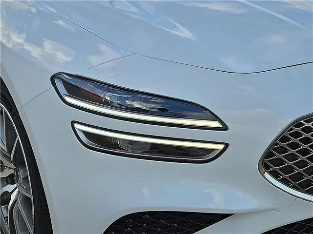 Used 2025 Uyuni White Genesis 2.5T All-Wheel Drive image 5