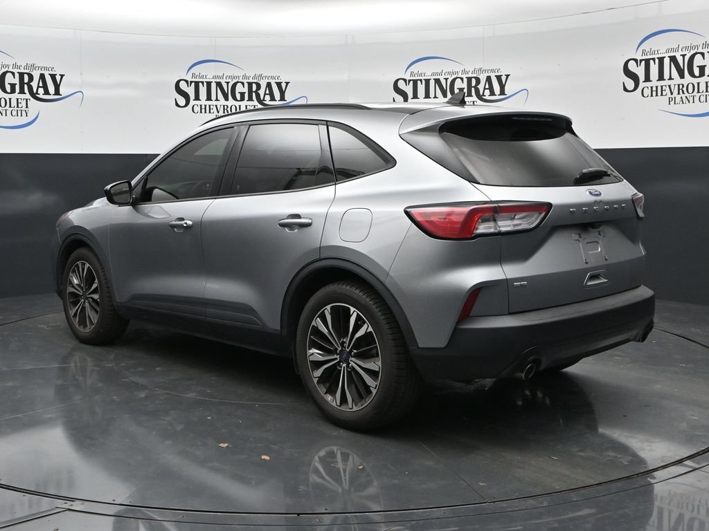 Used 2022 Silver Ford SE image 5