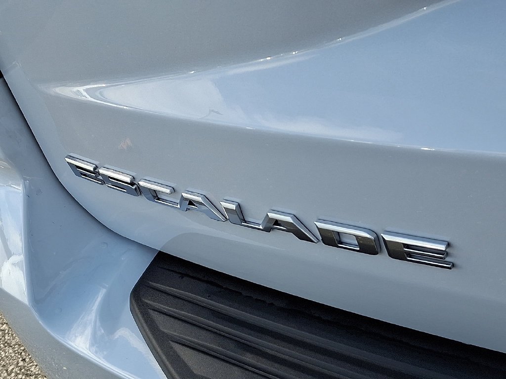 New 2026 Vibrant White Tricoat Cadillac Platinum Sport image 11