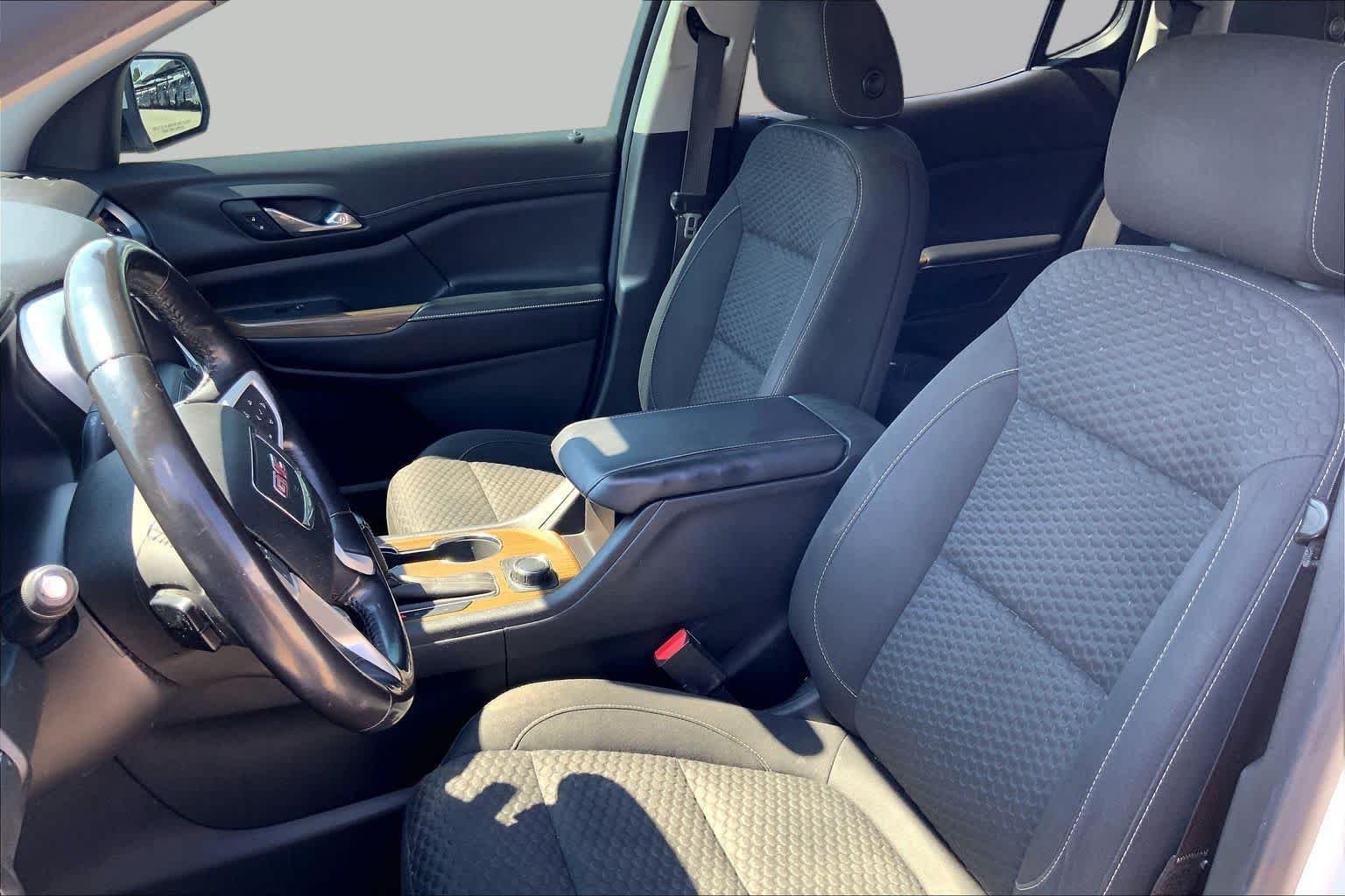 Used 2019 Summit White GMC SLE image 8