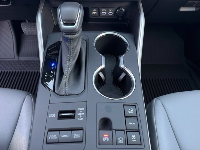 New 2026 Wind Chill Pearl <sup>1</sup> Toyota  XLE image 18