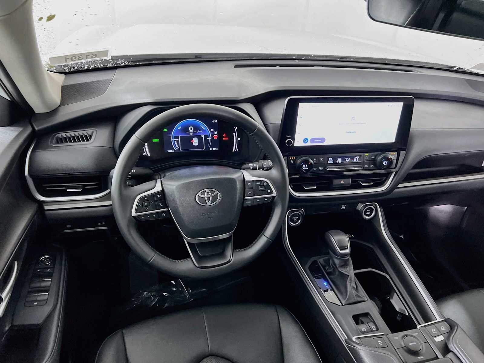 Used 2026 Wind Chill Pearl Toyota Hybrid XLE image 24