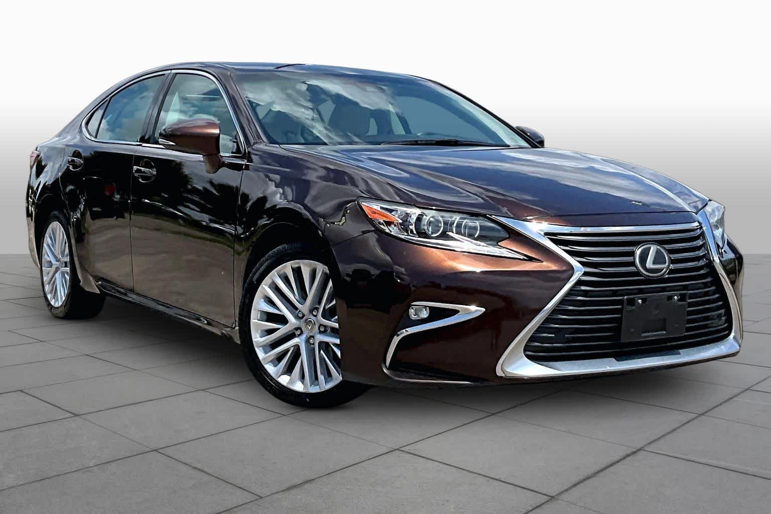 Used 2016 Autumn Shimmer Lexus  image 3