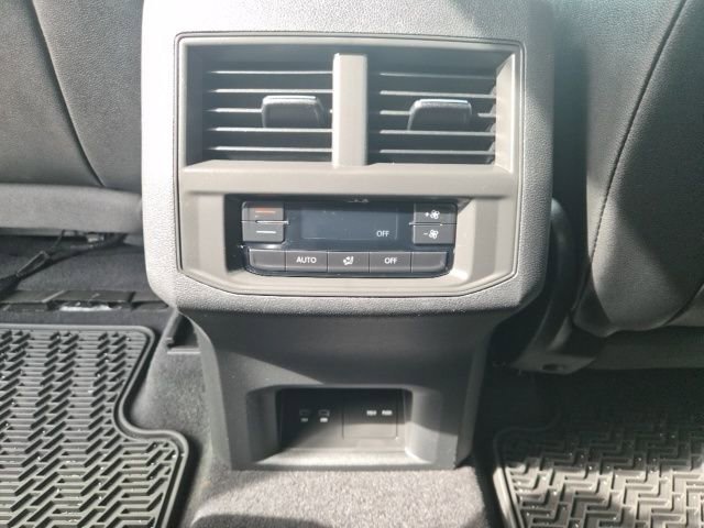 2022 Volkswagen Atlas SE w/Tech - Photo 30