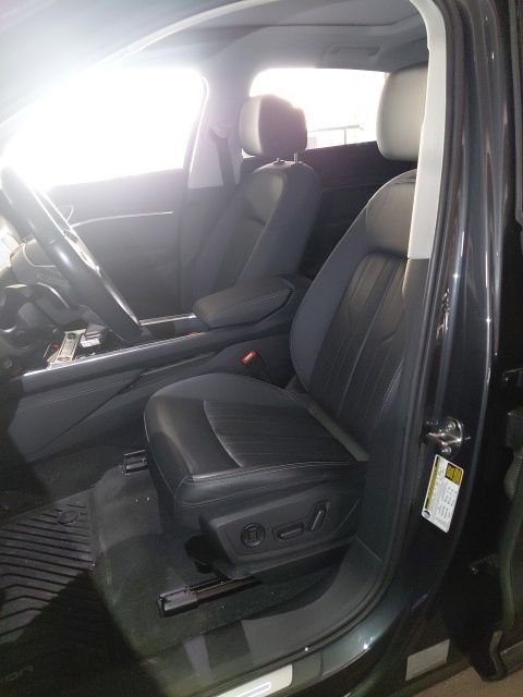 Used 2024  Audi Premium Plus image 5