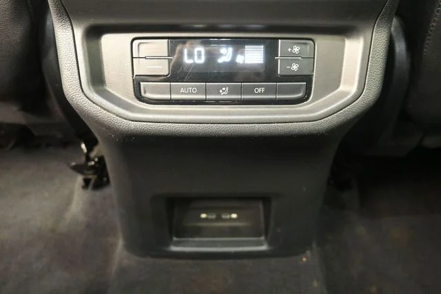Used 2024 White Volkswagen 2.0T SE image 20