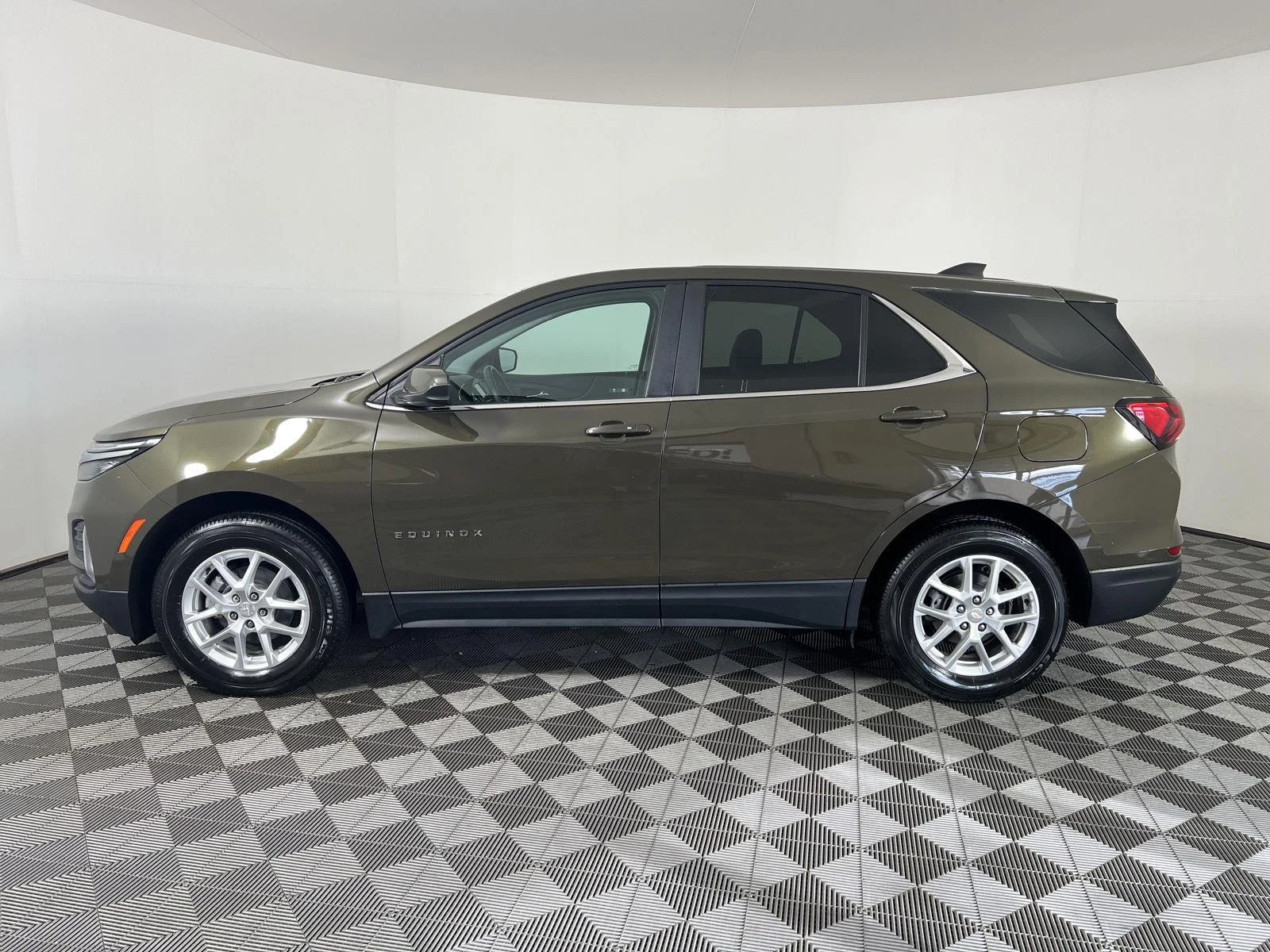 Used 2024 Harvest Bronze Metallic Chevrolet LT image 28