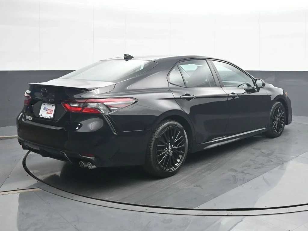 Used 2022 Black Toyota SE Nightshade image 6