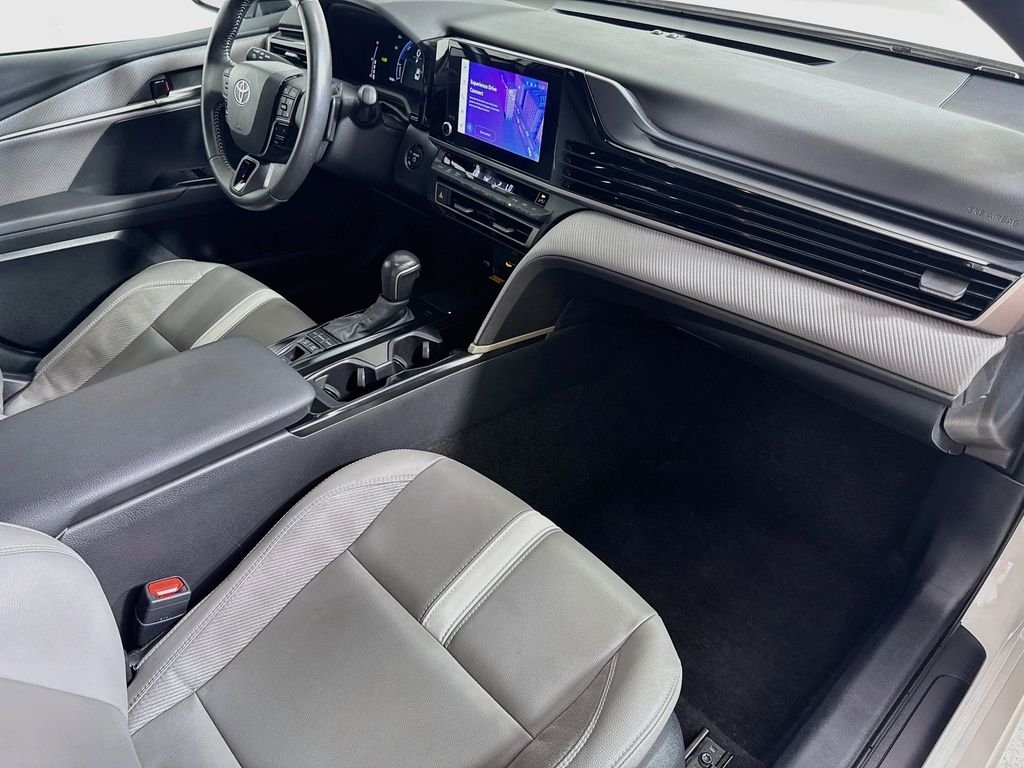 Used 2025 Ice Cap Toyota SE image 26