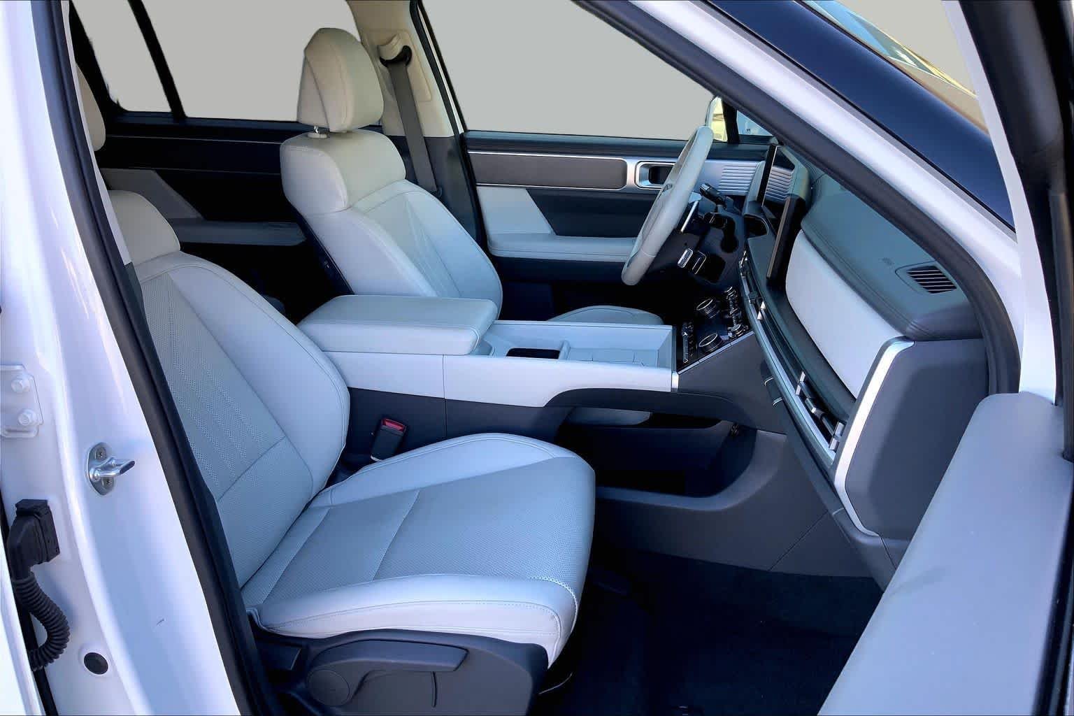 Used 2026 Serenity White Hyundai SEL image 9