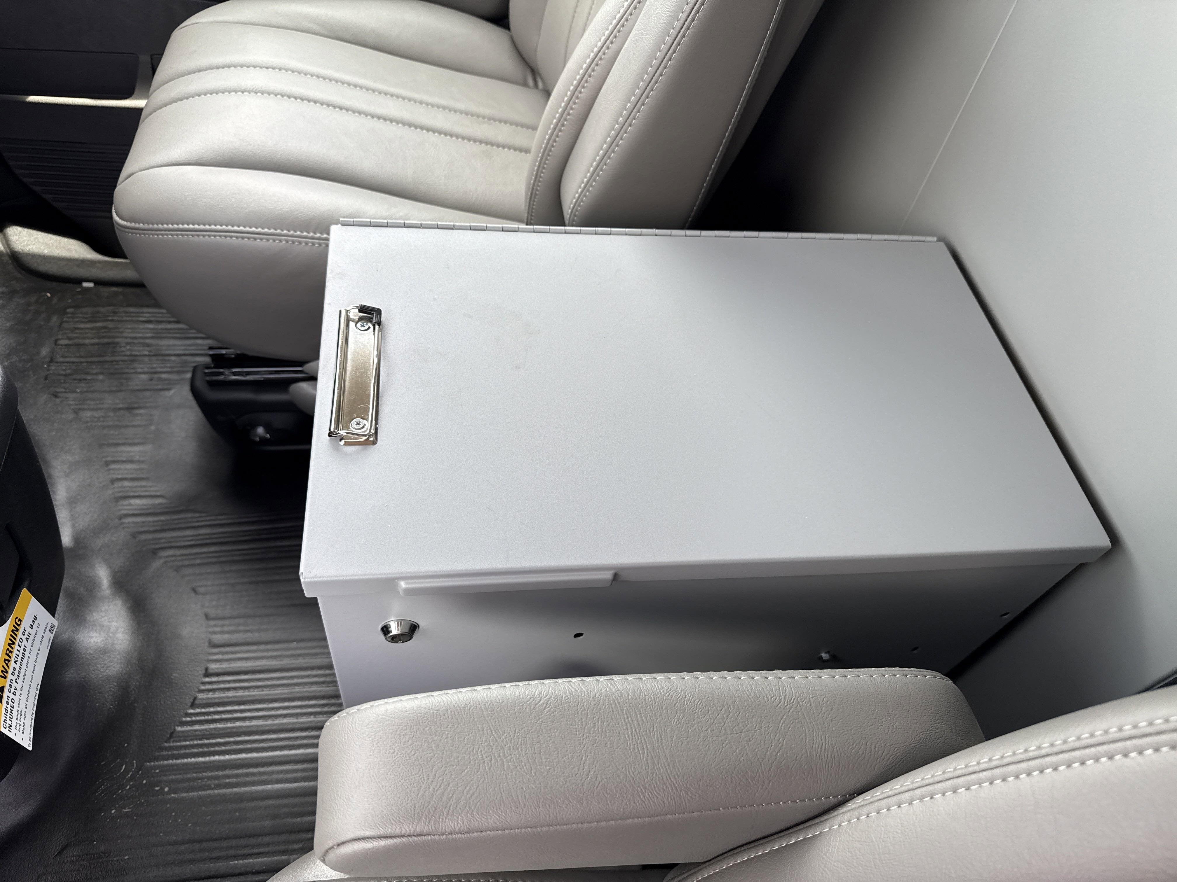 2025 Chevrolet Express Cargo Work Van - Photo 18