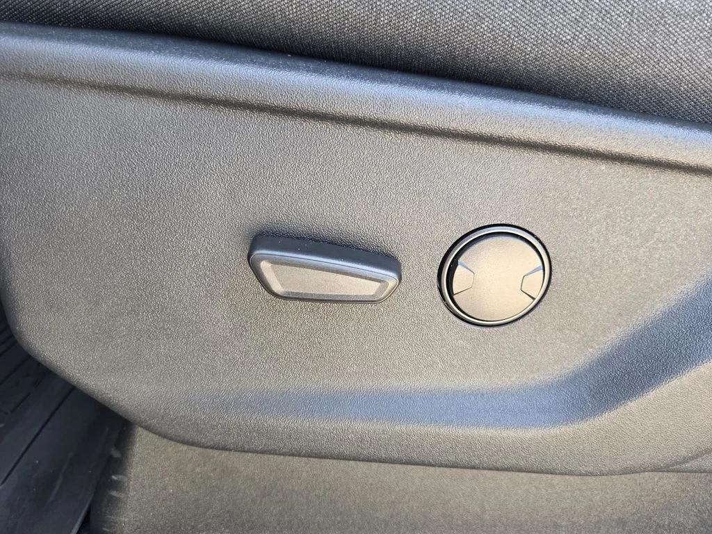 New 2026 Carbonized Gray Metallic Ford F-250® XLT image 23