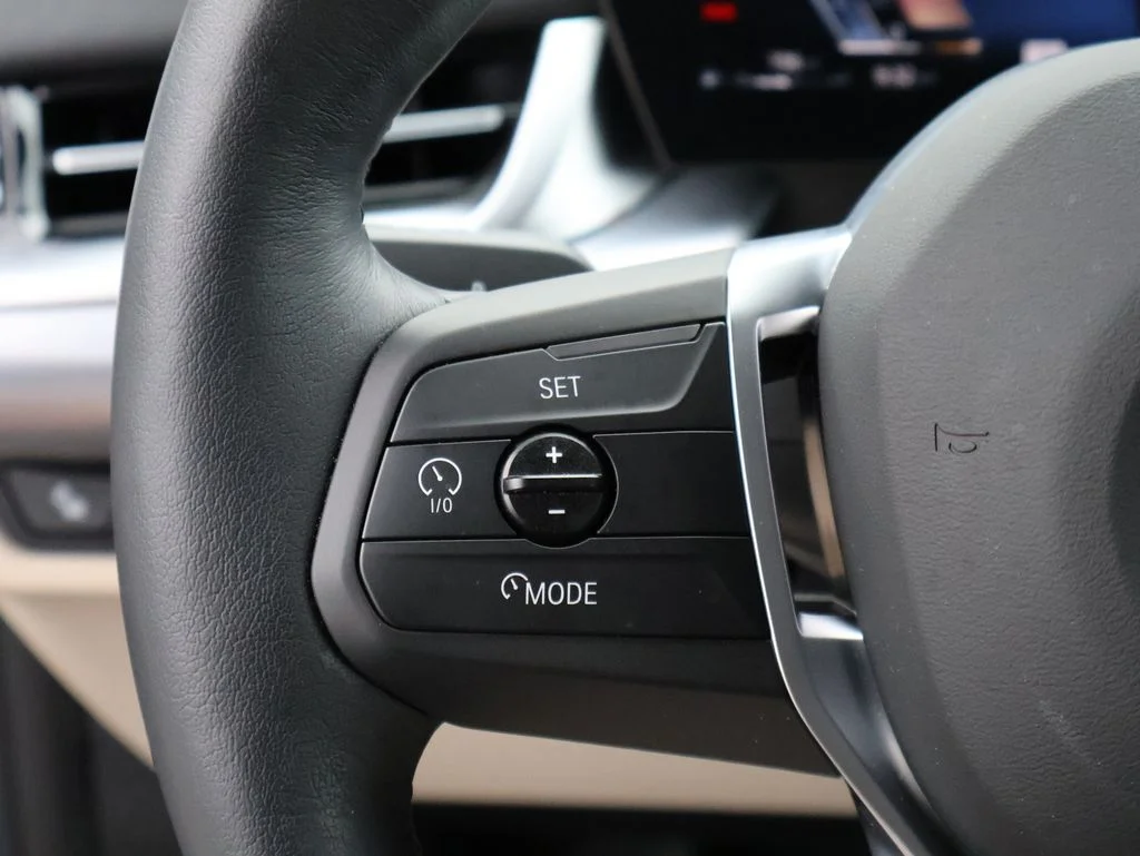 Used 2025 Gray BMW xDrive28i image 34