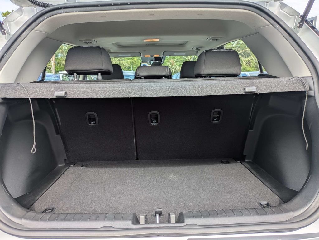 Used 2026 Silver Hyundai SEL image 13