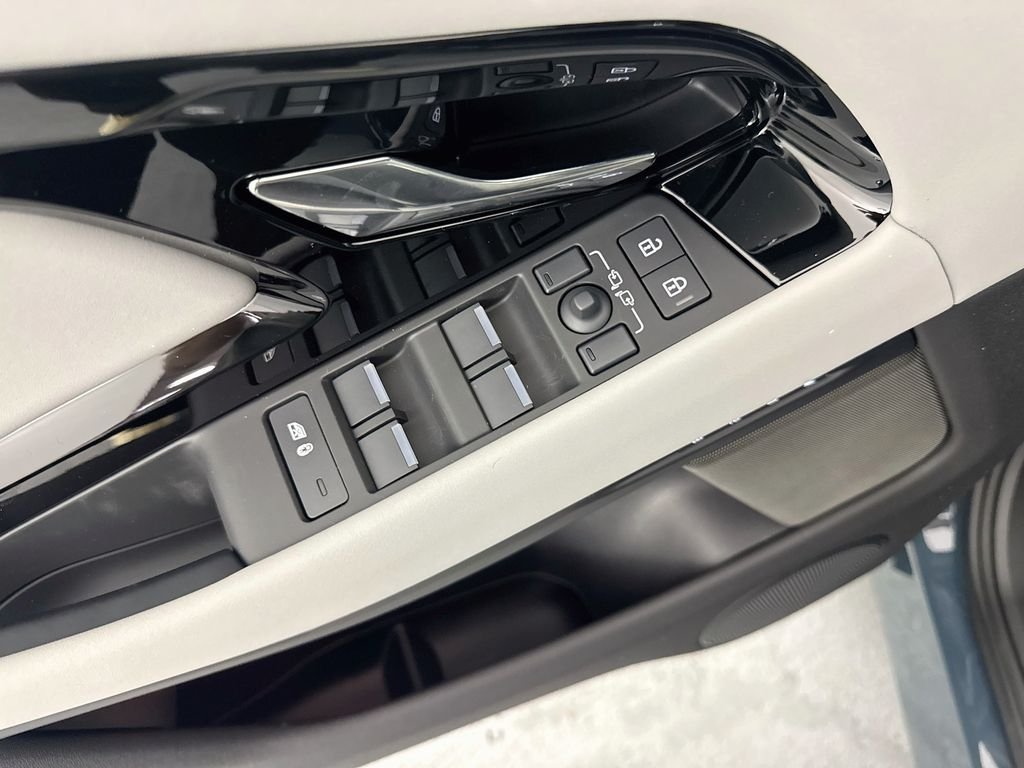 New 2026 Tribeca Blue Land Rover Hoxton Edition image 18