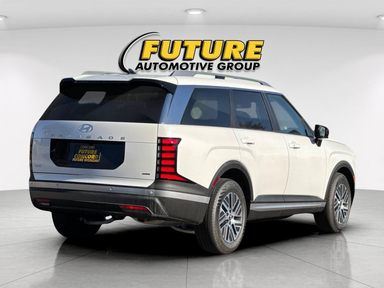 New 2026 White Hyundai SEL 8P image 3