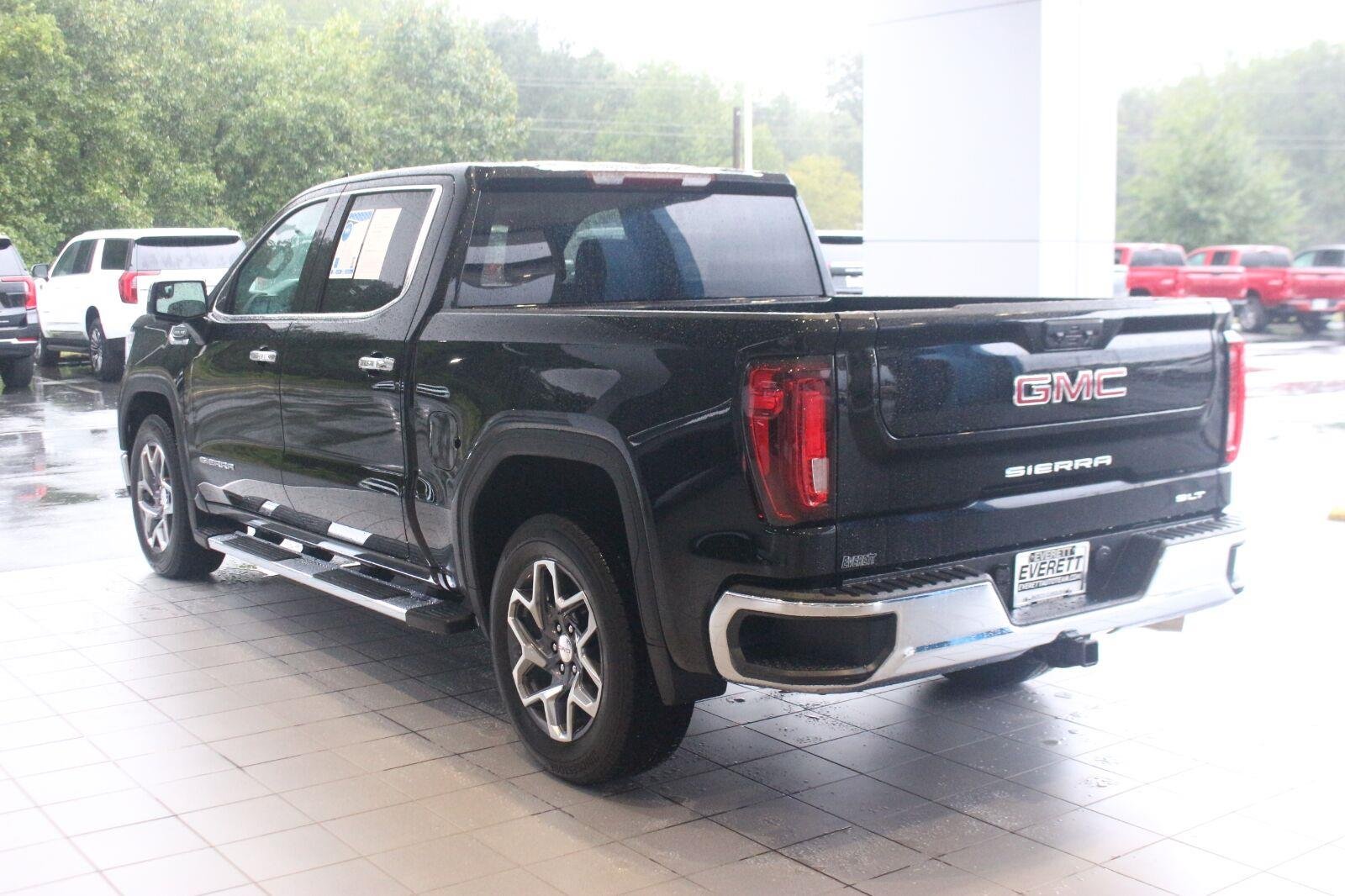 Used 2026 Onyx Black GMC SLT image 4