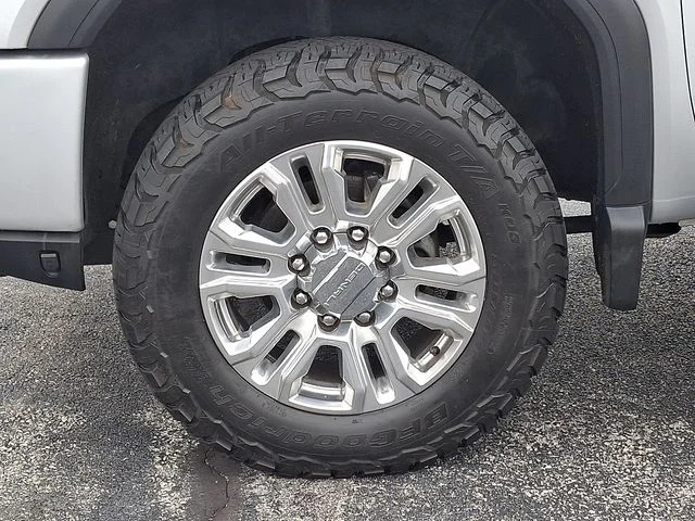 Used 2022 Silver GMC Denali image 7