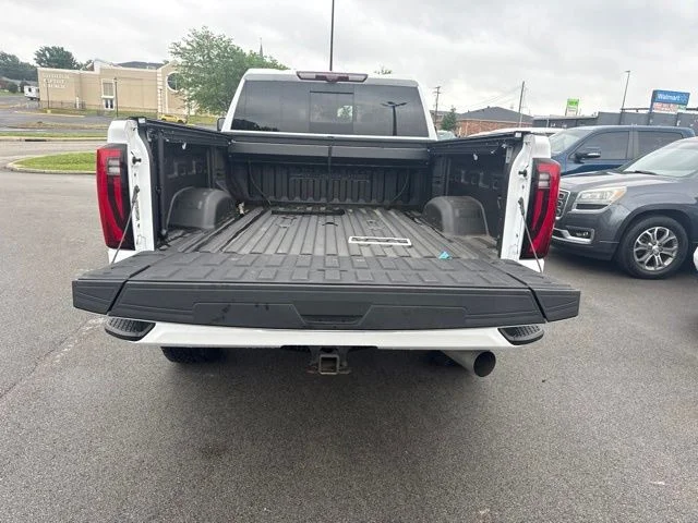 Used 2024 White GMC Denali image 9