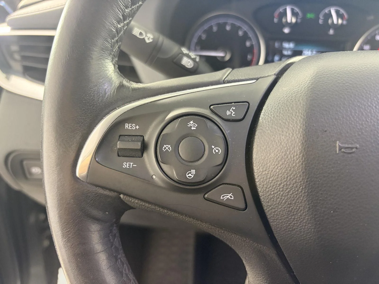 Used 2019 Satin Steel Metallic Buick Premium image 20