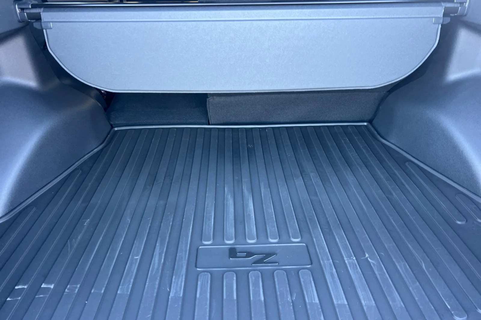 New 2027 Wind Chill Pearl <sup>1</sup> Toyota  XLE image 11