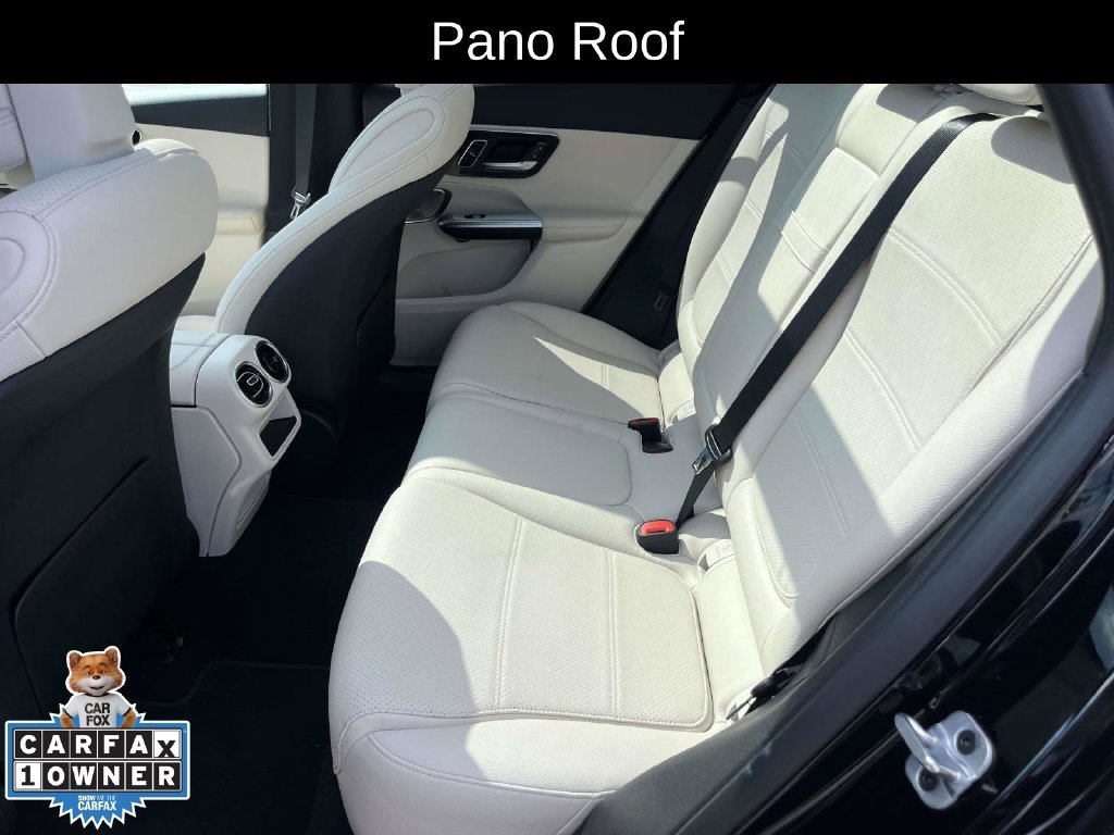 Used 2025  Mercedes-Benz GLC 300 image 11