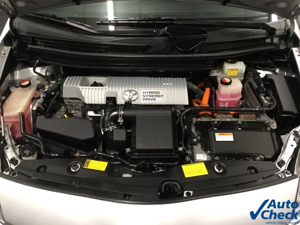 Used 2015 Silver Toyota Three image 45