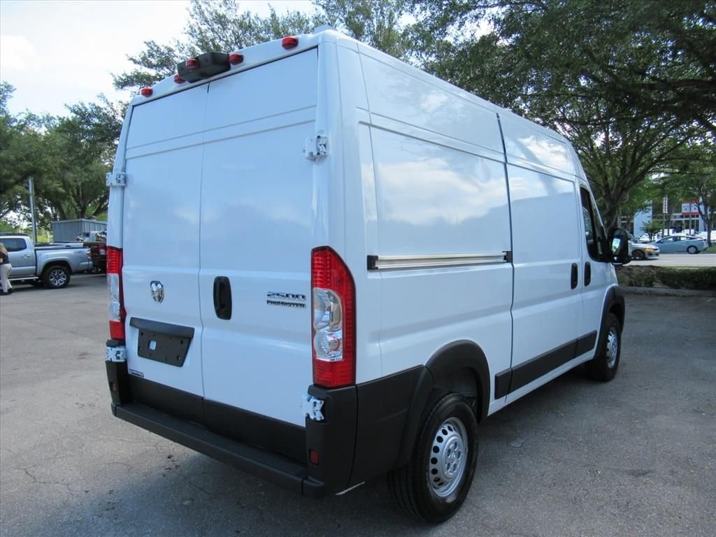 Used 2025 White Ram High Roof image 7
