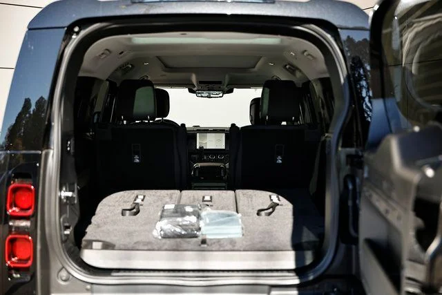 2025 Land Rover Defender S - Photo 31