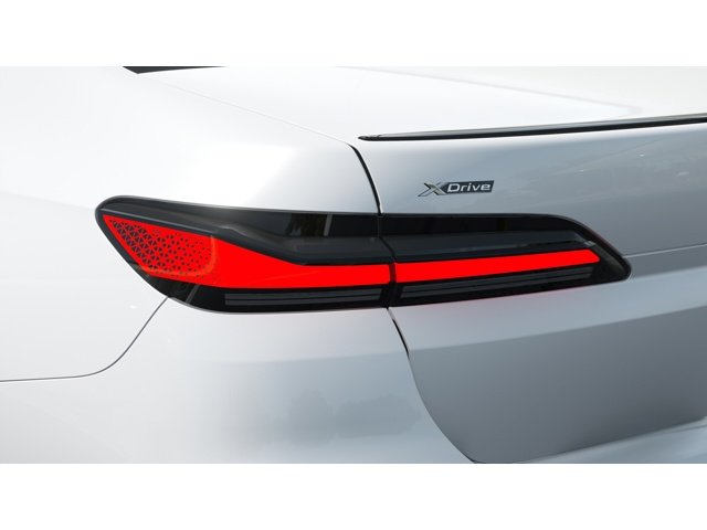 New 2026 Mineral White Metallic BMW 740i xDrive image 8