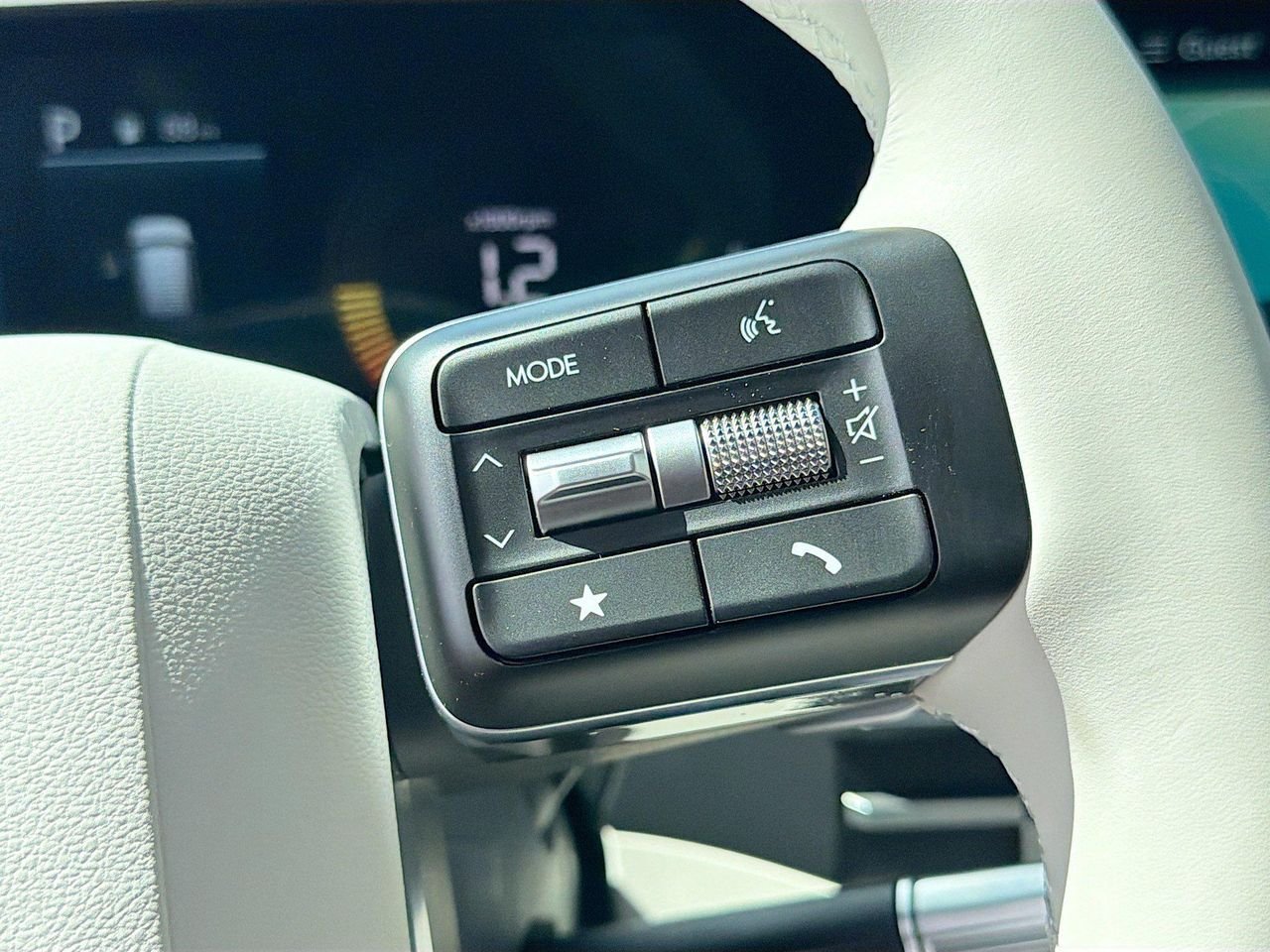 New 2026 Ecotronic Gray Hyundai SE image 35