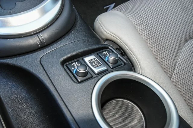 Used 2014 White Nissan Touring image 36