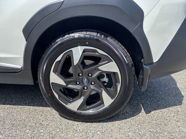 Certified Used 2025 Crystal White Pearl Subaru Limited image 29