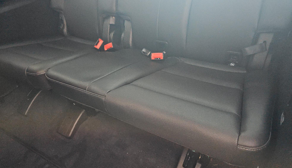 Used 2022 Black Kia LX image 20