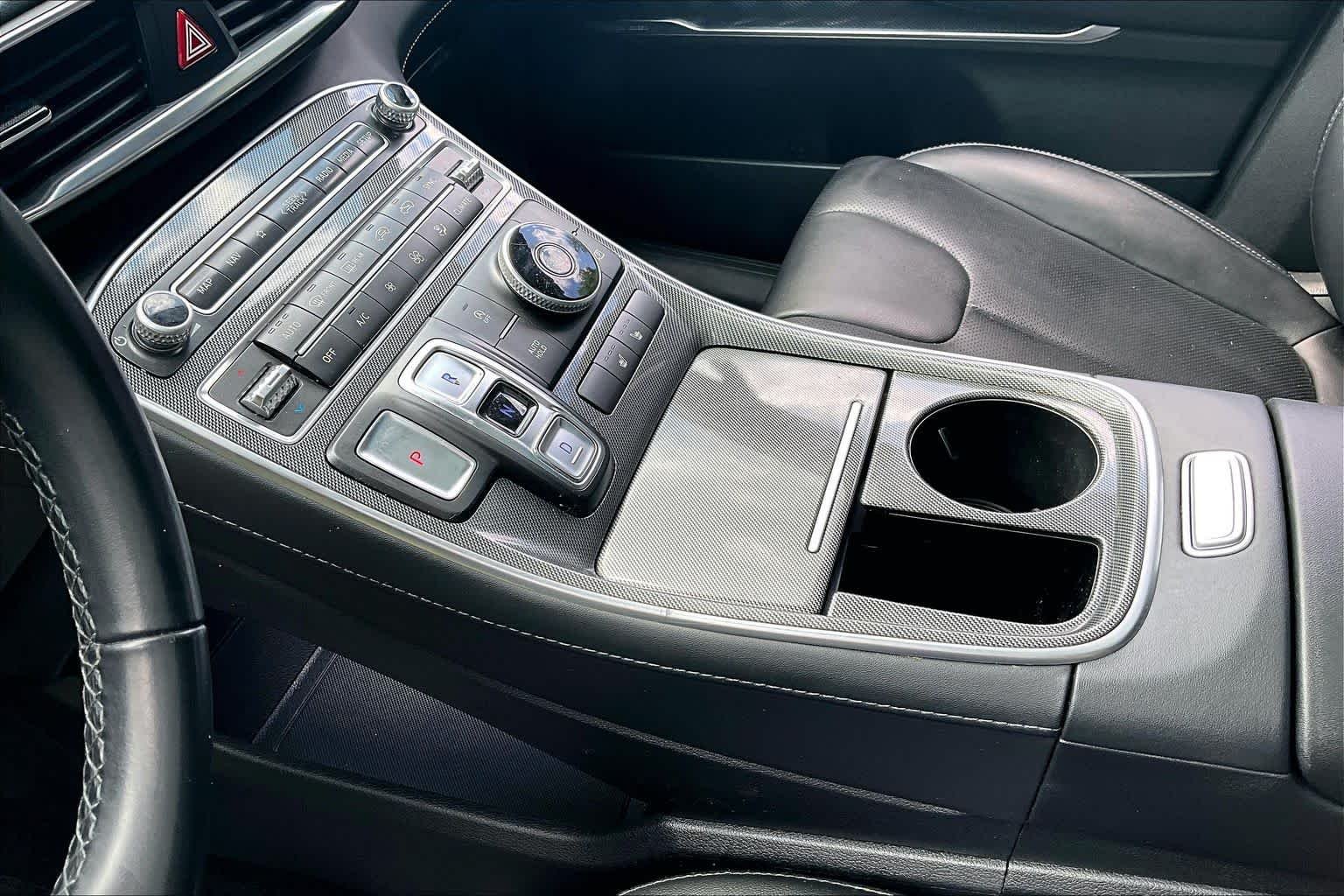 Used 2023 Hampton Gray Hyundai SEL image 17