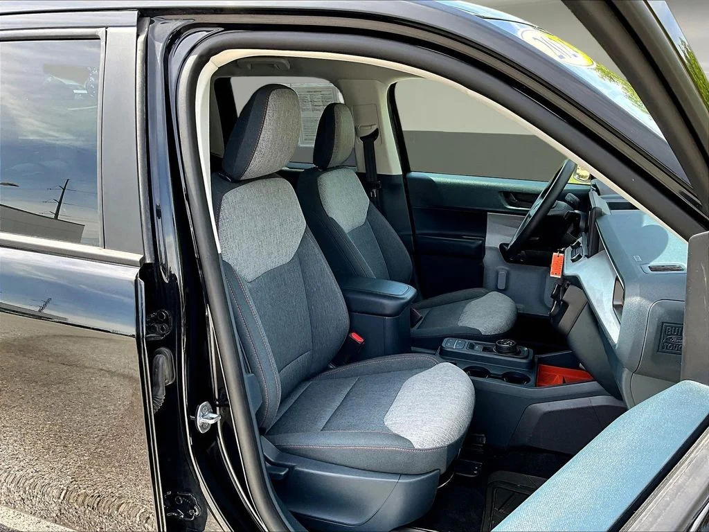 Used 2024 Black Ford XLT image 31