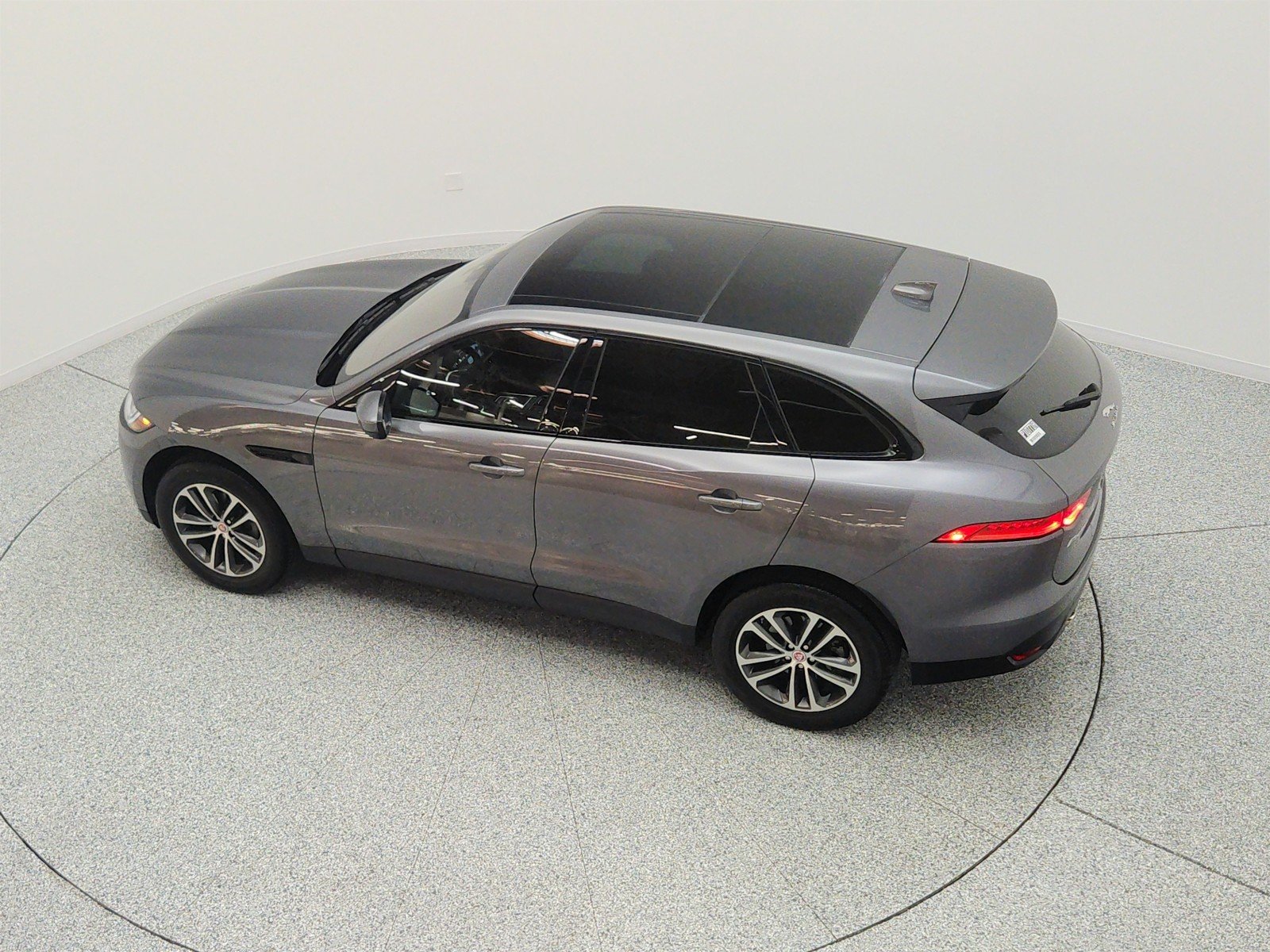 Used 2018 Corris Grey Metallic Jaguar 25t Prestige AWD image 29