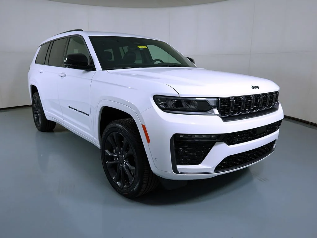 2026 Jeep Grand Cherokee L Limited Reserve 4x4's photo