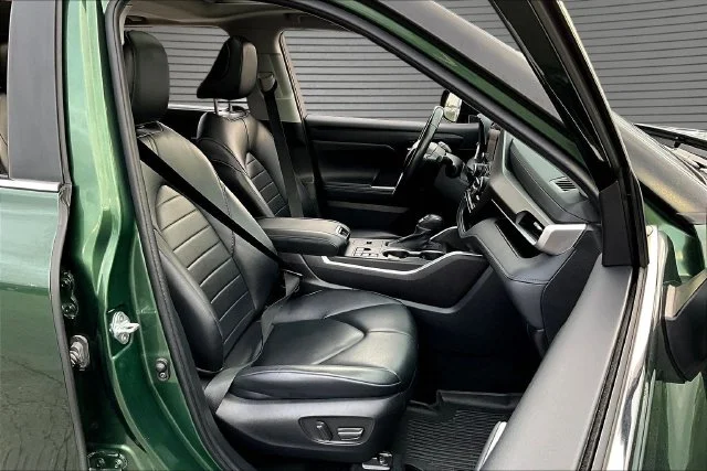 Used 2023 Green Toyota XLE image 30