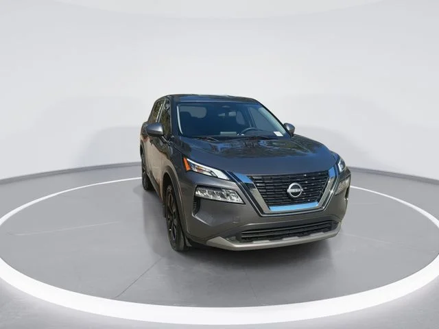 Used 2023 Gray Nissan SV image 3