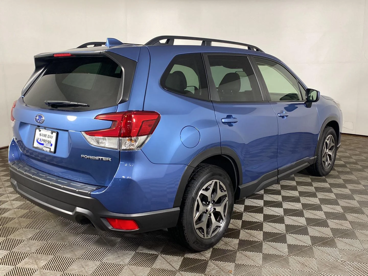 Used 2022 Horizon Blue Pearl Subaru Premium image 5